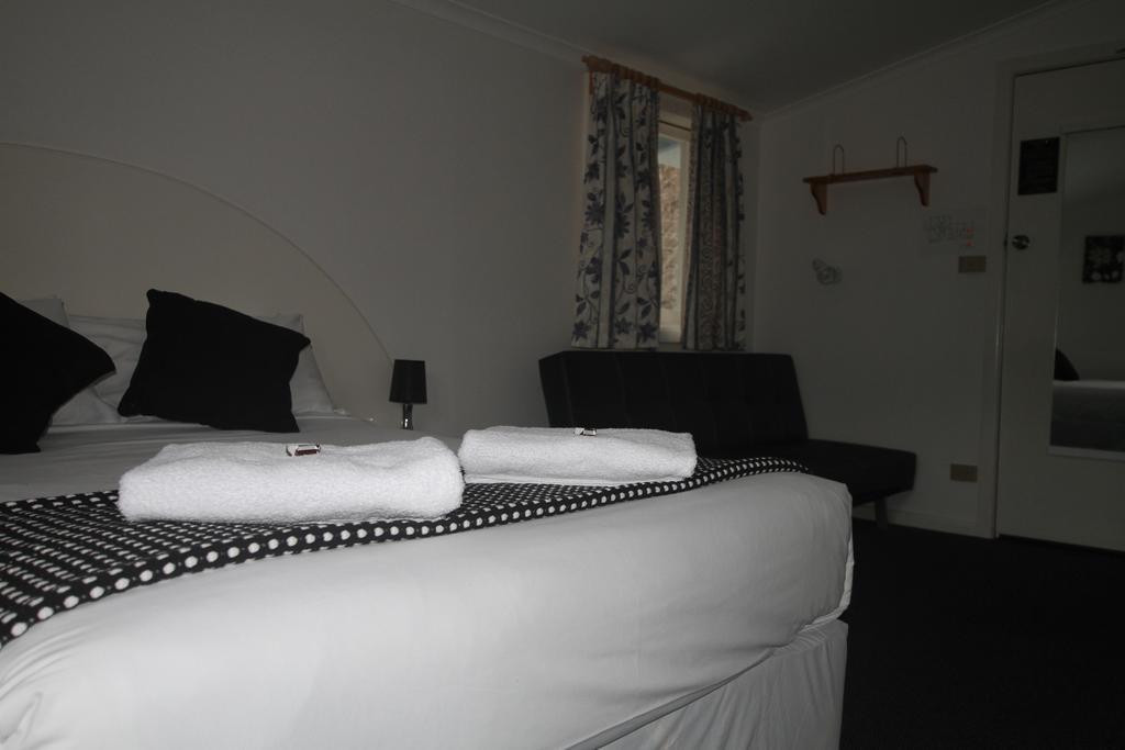 Black Bear Inn เทรดโบ ภายนอก รูปภาพ