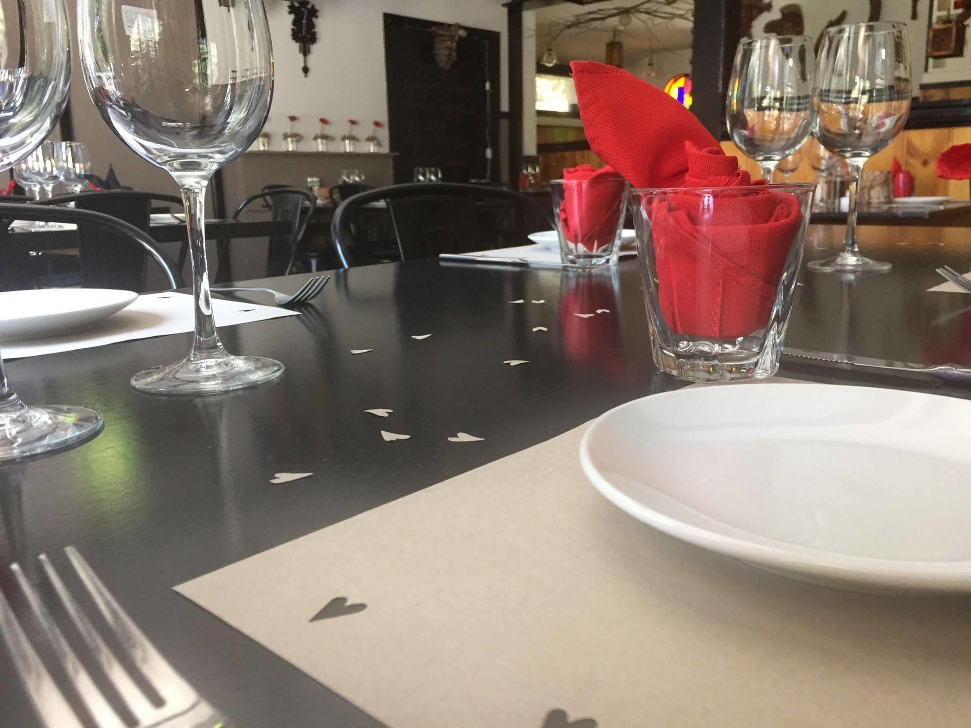 Black Bear Inn เทรดโบ ภายนอก รูปภาพ